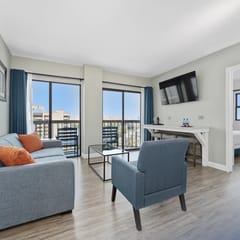 Lake View Balcony 2BR, 3002 10th Floor (Deluxe)