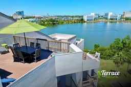 Spacious King Bed Getaway w/Terrace & Epic View