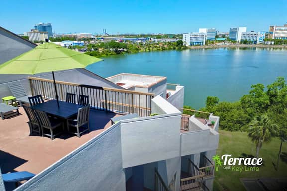 Spacious King Bed Getaway w/Terrace & Epic View