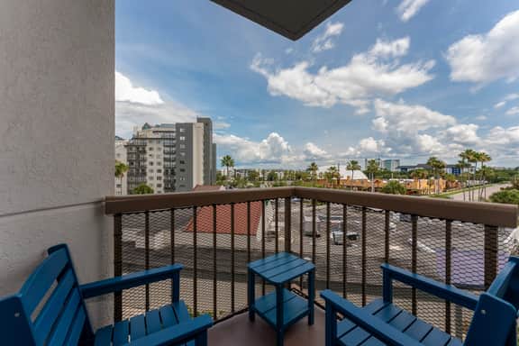 Garden View Balcony King Studio, 3408 (Deluxe)
