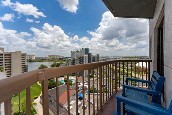 Top Floor Suite | Pools | Fireworks | Kitchenette - Image 2