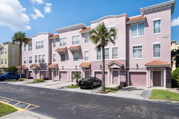 Pet-Friendly Resort Townhome, (Vista Cay) - Image 2