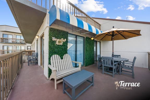 TerraceOn9 Pearl, 3906 (Signature)
